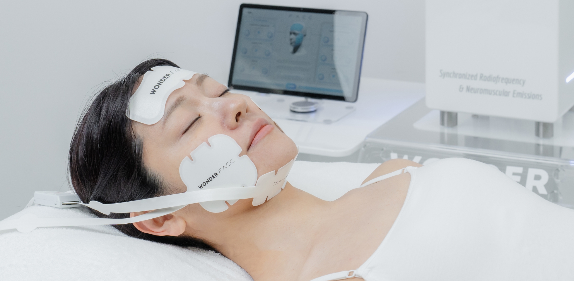未使用品　WONDER LIFT　美顔器、EMS機能付 WONDER LIFT Beauty